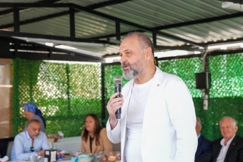 ŞAKRAN’DA AHDE VEFA: ESKİ BAŞKANLAR REFİK ERTEM VE ZEKİ ŞEN’İN İSİMLERİ CADDELERE VERİLD Galeri