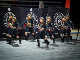 Aliağa Belediyesi Halk Oyunları Ekibi Ege Bölge Şampiyonu Oldu Galeri