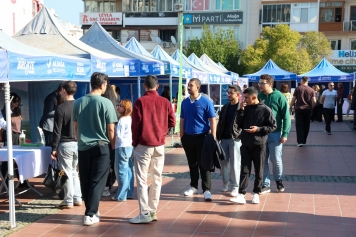 ALİAĞA’DA KARİYER VE İŞ FUARI DÜZENLENDİ Galeri