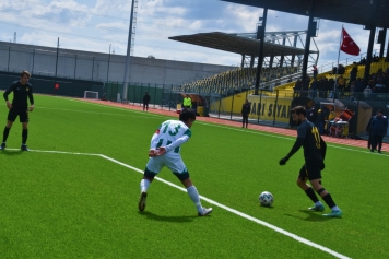 Aliağaspor FK 3 Puanı 3 Golle Aldı Galeri