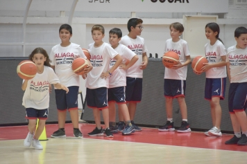 Geleceğin Basketbolcuları Aliağa’da Yetişiyor Galeri