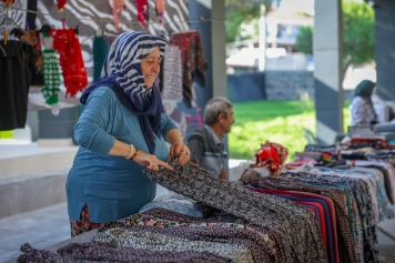 HACIÖMERLİ’DE SALI PAZARI BEREKETİ Galeri