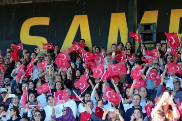 Cumhuriyetin 102.Yıl Gururu Aliağa Atatürk Stadında Yaşandı Galeri