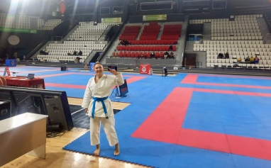 Aliağa Belediyesi Karate Antrenörü Nezahat Ayhan Türkiye Şampiyonu Oldu Galeri