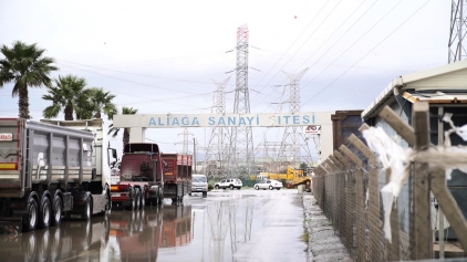 Aliağa Belediyesi Yağmur Sonrası Sahada Galeri