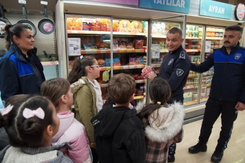 Aliağa Belediyesi Zabıta Müdürlüğü Minik Misafirlerini Ağırladı Galeri