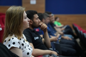 Aliağa Belediyesi’nde Güvenli Sürüş ve Şiddetle Mücadele Eğitimi Galeri