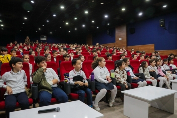 Aliağalı Minikler Belediye Yönetimini Yerinde Öğrendi Galeri