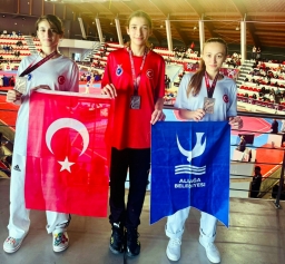 Aliağalı Taekwondocular Tiran'da Madalya Şov Yaptı Galeri