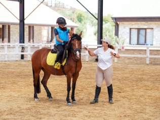 ALİAPARK ATLI SPOR KULÜBÜ’NDE İLK LİSANS SINAVI GERÇEKLEŞTİRİLDİ Galeri