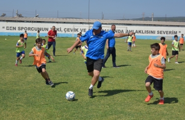 Aliağalı Çocuklar, Yaz Tatillerini Spor Yaparak Değerlendirdi Galeri