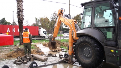 Aliağa Belediyesi Yağmur Sonrası Sahada Galeri