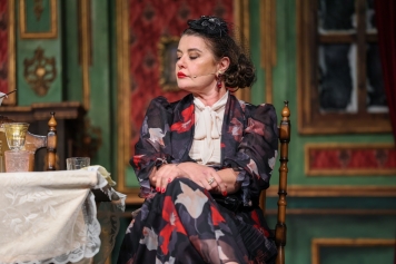 ALİAĞA SANAT GÜNLERİ, “KARANLIKTA KUMPAS”I AĞIRLADI Galeri