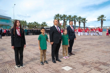 Aliağa’da 23 Nisan Çocuk Bayramı Coşkuyla Kutlandı Galeri