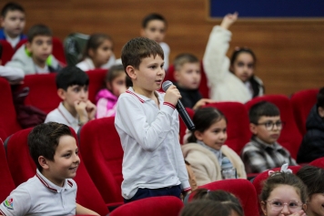 Aliağalı Minikler Belediye Yönetimini Yerinde Öğrendi Galeri