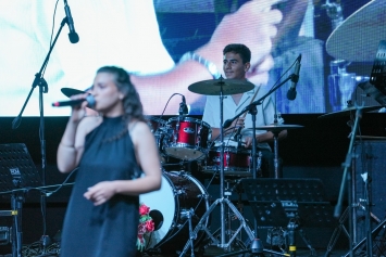 Aliağa Belediyesi Sanatevi (ASEV )Öğrencilerinden Unutulmaz Müzik Gecesi Galeri