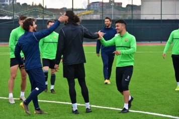 Lider Aliağaspor FK, Çiğli Deplasmanına Hazırlanıyor Galeri