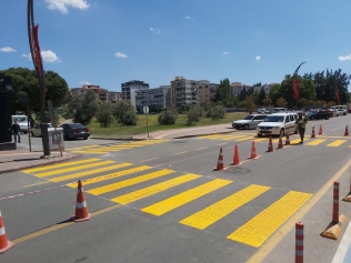 Yaya Geçidi Çizgileri Yenileniyor Galeri