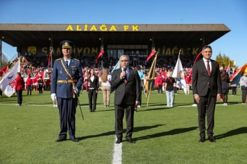 Cumhuriyetin 102.Yıl Gururu Aliağa Atatürk Stadında Yaşandı Galeri