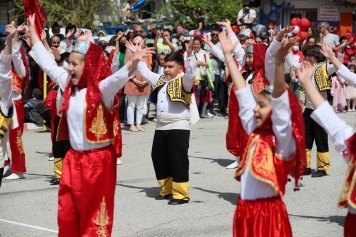 Aliağa’da 23 Nisan Coşkusu Galeri