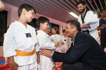 Aliağalı Minik Yüzücü ve Taekwondoculara Başarı Belgesi Galeri