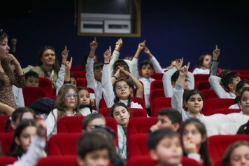 Aliağalı Minikler Belediye Yönetimini Yerinde Öğrendi Galeri