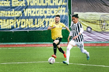 Aliağaspor FK, Liderliğini Sürdürdü Galeri
