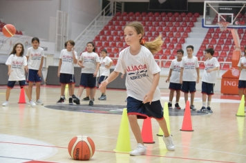 Geleceğin Basketbolcuları Aliağa’da Yetişiyor Galeri