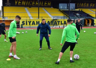 Lider Aliağaspor FK, Çiğli Deplasmanına Hazırlanıyor Galeri