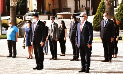 Atatürk Anıtına Çelenk Sunma Töreni düzenlendi Galeri