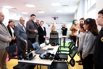 ALİAĞA 100. YIL ORTAOKULU’NA “GELECEĞİN SINIFI” Galeri
