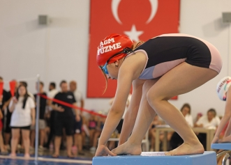İzmir Yüzme Yarışlarında Merkez Yine Aliağa Galeri