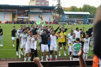 Namağlup Şampiyon Aliağaspor FK 2.Ligde Galeri