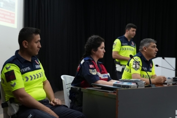 Aliağa Belediyesi’nde Güvenli Sürüş ve Şiddetle Mücadele Eğitimi Galeri