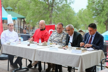 Aliağa’da 2. Zeytin Hasat Şenliği Düzenlendi Galeri