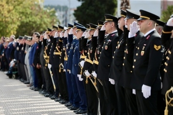 Aliağa’da Cumhuriyetin 102. Yıl Kutlamaları Başladı Galeri