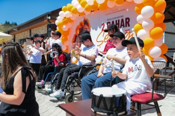 Aliağa’nın Özel Çocuklarından Rengarenk 2. Bahar Şenliği Galeri