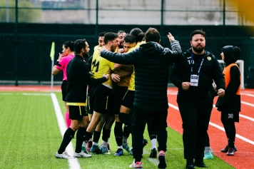 Aliağaspor FK, Liderliğini Sürdürdü Galeri