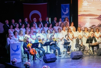 Yağmura Rağmen Büyük İlgi: ASEV Türk Sanat Müziği Korosu’ndan İstanbul Şarkıları Gecesi Galeri