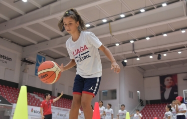 Geleceğin Basketbolcuları Aliağa’da Yetişiyor Galeri