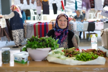 HACIÖMERLİ’DE SALI PAZARI BEREKETİ Galeri