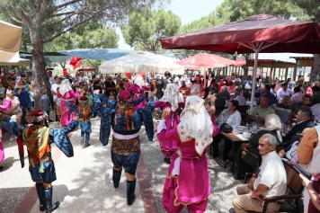 Aliağalılar Güzelhisar Keşkek Şenliği’nde Buluştu Galeri