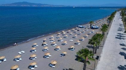 Aliağa Plajları Tatilcileri Ağırlamaya Hazır Galeri