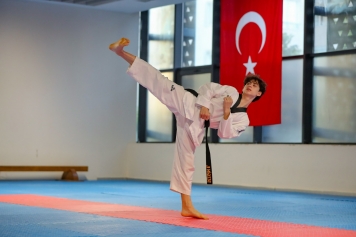 AGM Sporcusu Milli Takım Adına Balkan Taekwondo Şampiyonası’nda Galeri