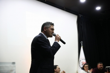 Aliağa’da Kalpleri Birleştiren Kutlama Galeri