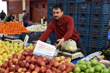 ALİAĞA BELEDİYESİ PAZAR YERLERİNDE UYULMASI GEREKEN KURALLARI HATIRLATTI Galeri