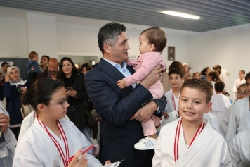 Aliağa Belediyesi Karate Kursunda 75 Sporcu Yeni Kuşağına Kavuştu Galeri