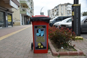 Aliağa Belediyesi Kullanılmış Eldiven ve Maskeleri Topluyor Galeri