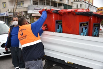 Aliağa Belediyesi Kullanılmış Eldiven ve Maskeleri Topluyor Galeri