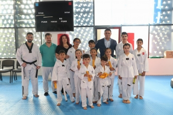 Aliağa Belediyesi Taekwondo Kursunun Sporcuları Kuşak Atladı Galeri